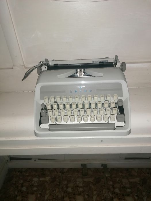Masina de scris Adler Junior 3