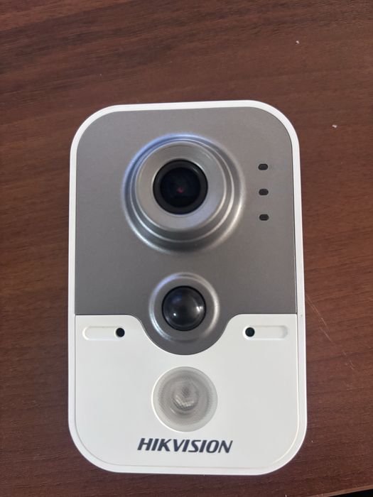 Камера видеонаблюдения ip Hikvision 4мп с подержкой wi fi