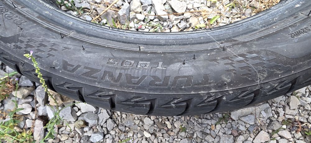 2 бр. 23/2024 225/40/19 93W Bridgestone Turanza T005