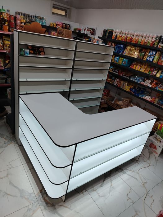 Кассовые столы на заказ для магазинов и аптек.
