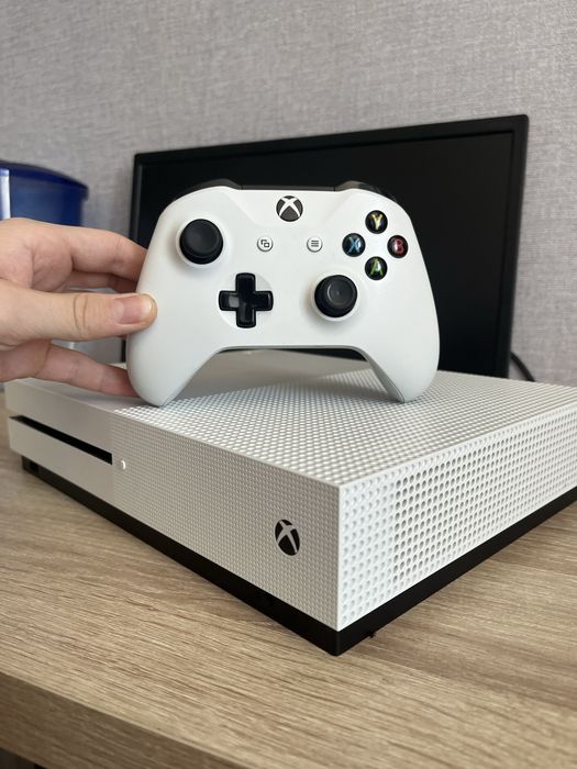 xbox one s. 1tb