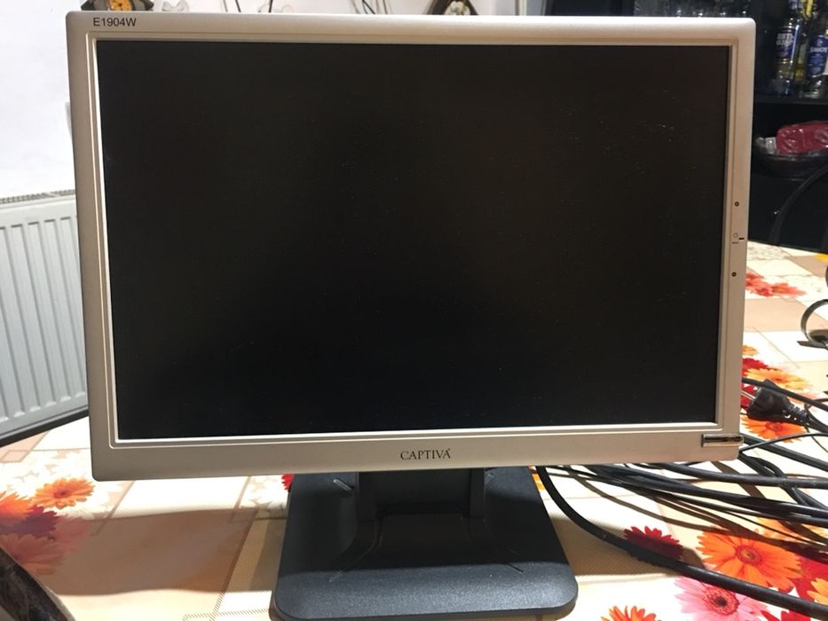 Монитор за компютър CAPTIVA