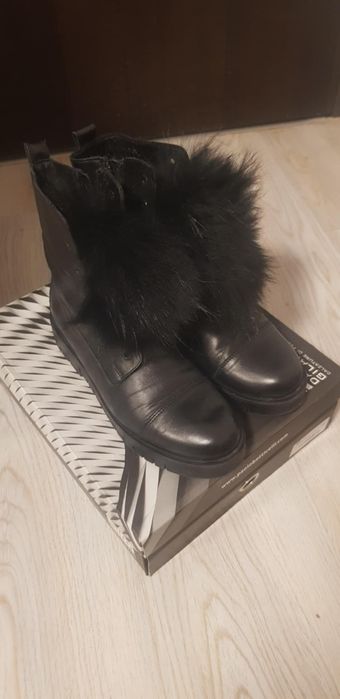 Дамски черни боти