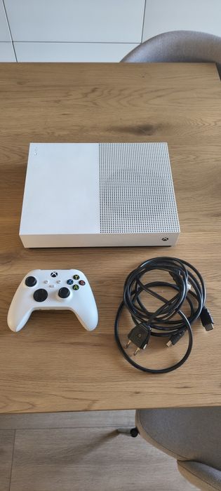 Xbox One S / 1 TB