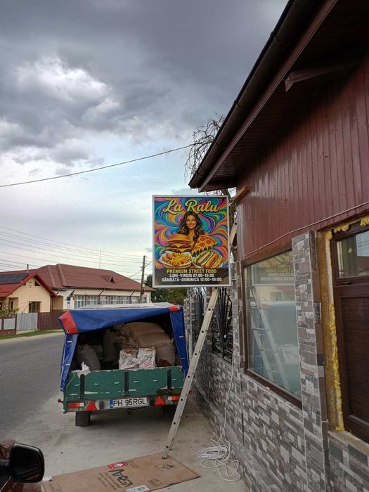 Reclamă luminoasă premium