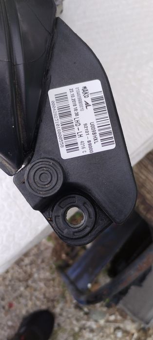 Продавам ляв фар за Hyundai i20
