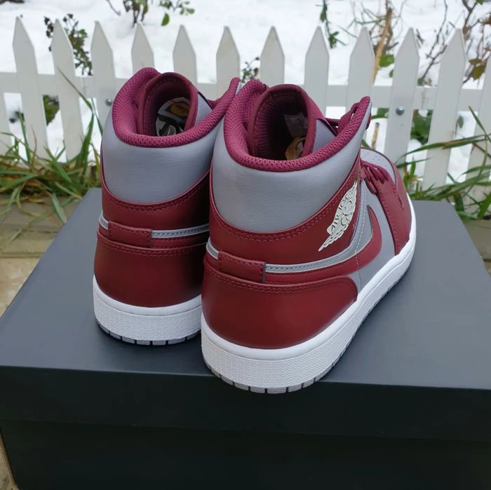 Jordan 1 mid "Team Red"