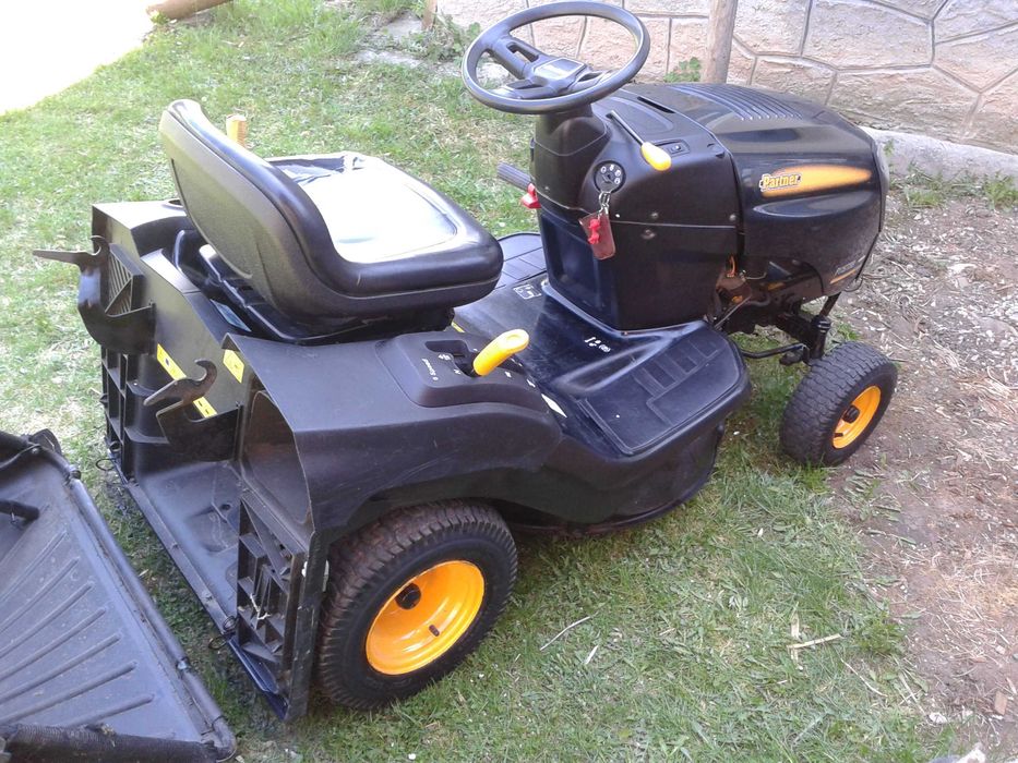 Tractoras de tuns iarba/gazon Partner 11,5 CP, 80 cm, an 2008