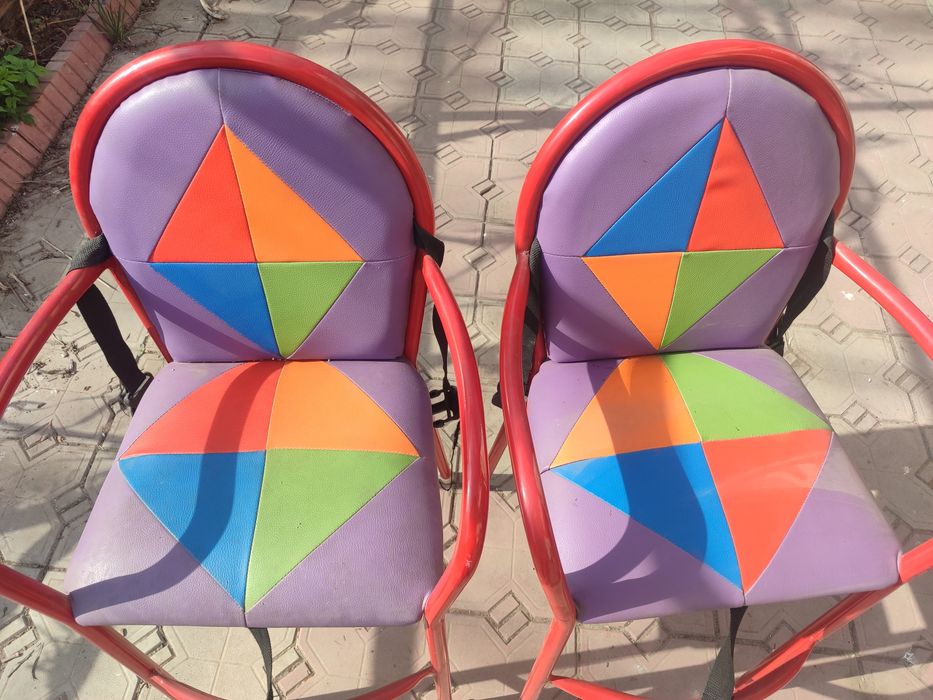 Продам детские стульчики