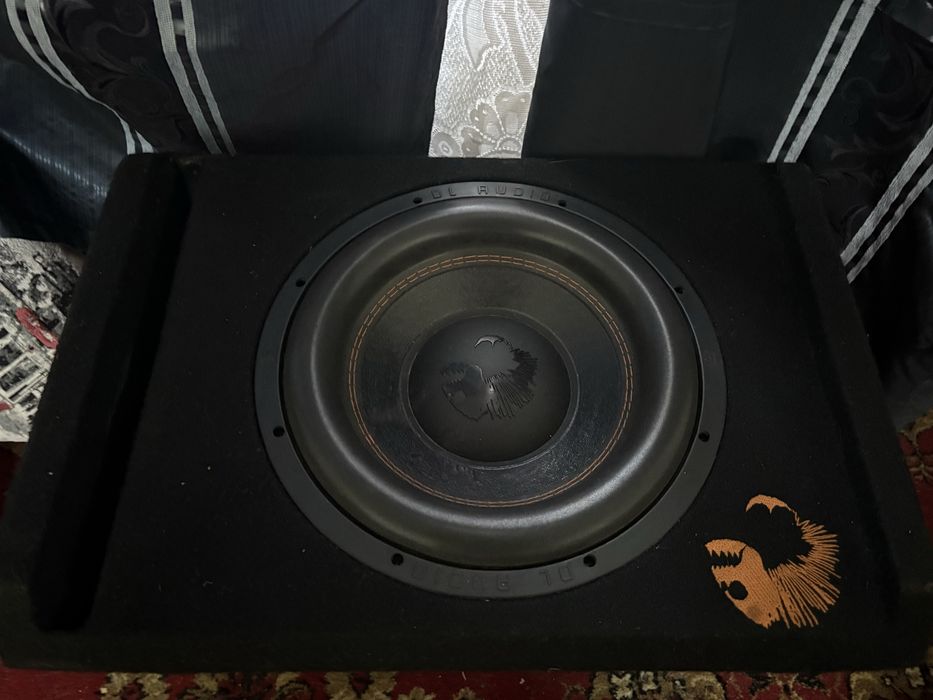 Сабвуфер продам активный