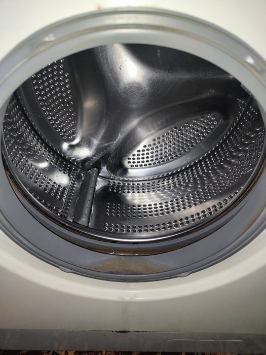 Kir yuvadigan moshina