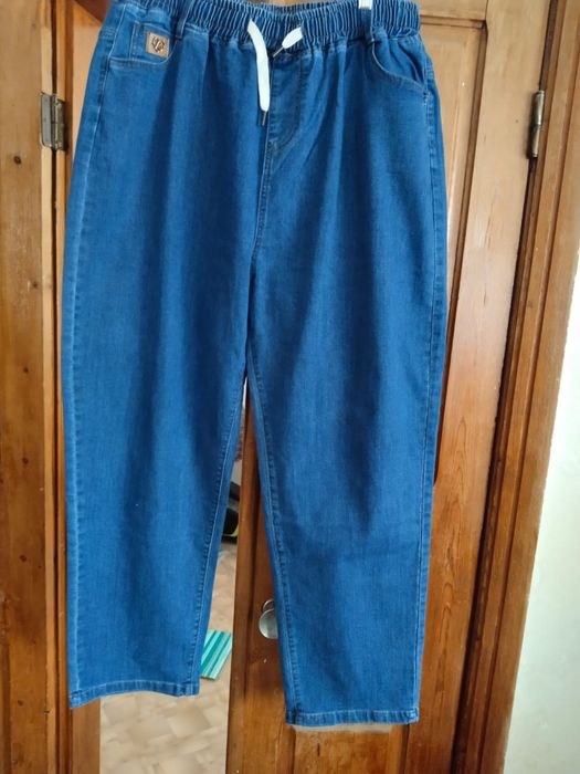 Продам джинсы новые