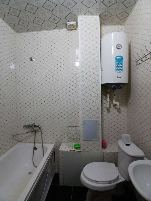 1 хоналик квартира 2 кават кирпичный дом, 5 микр, мега маркет