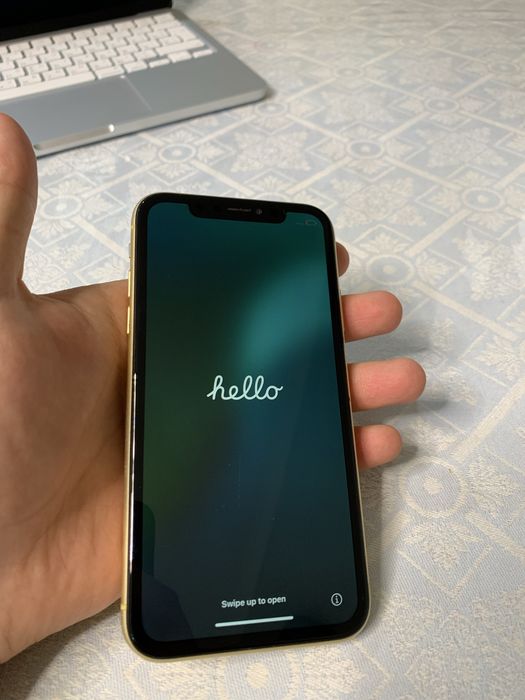 iPhone XR 128 ГБ, жёлтый