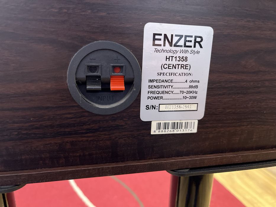 2 sateliti + centru  pentru sisteme home cinema