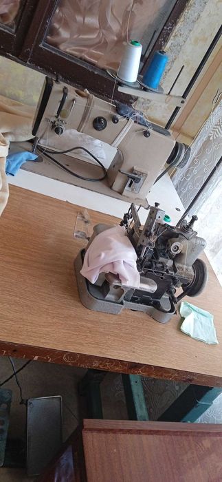 Ikkita tikuv mashinasi (ishga yaroqli)