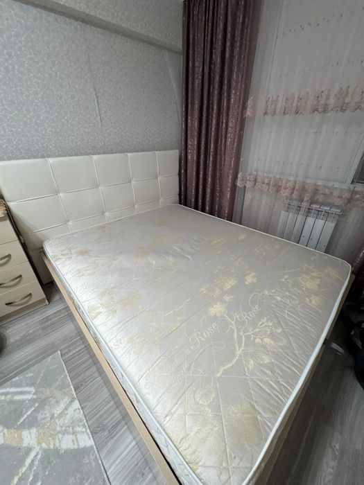 Спальный кровать