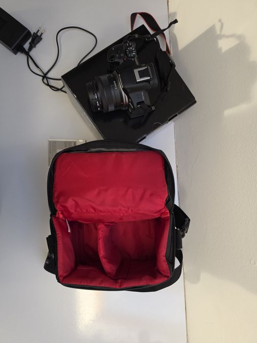 Canon EOS R50 Mirrorless + 18-45mm + Hoya Polarizare + Geantă + Card 64GB