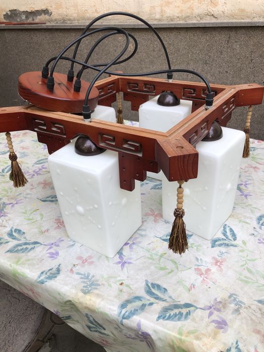 Люстра. Свтильник. На потолок.