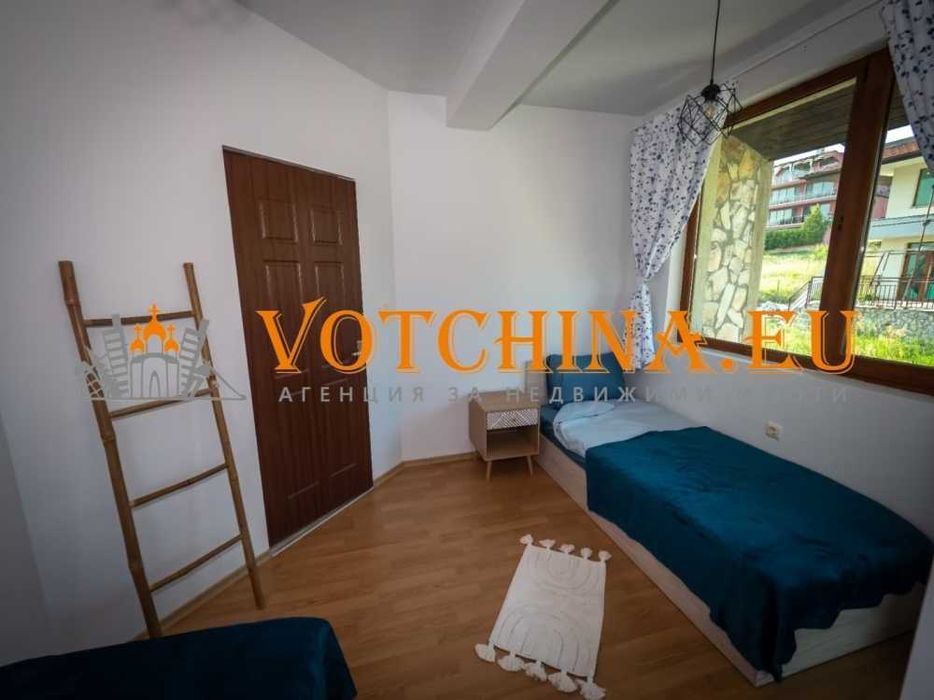 Просторна триетажна къща в град Свети Влас, м-т Инцараки.