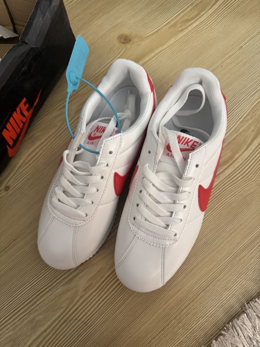 Кроссовки Nike новый