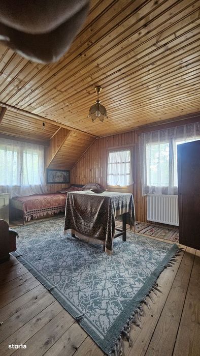 Casă spațioasă cu teren generos – Lerești, Argeș