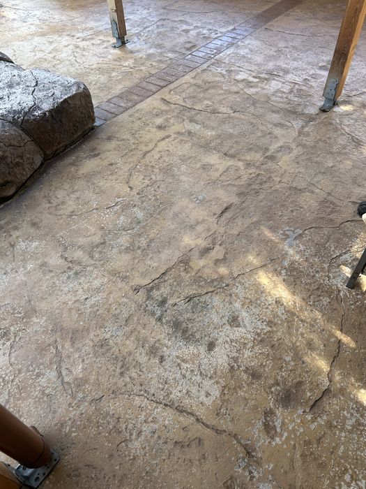 Лакиране и боядисване на щампован бетон
