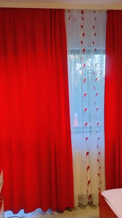 Draperie rosie 5,6 m