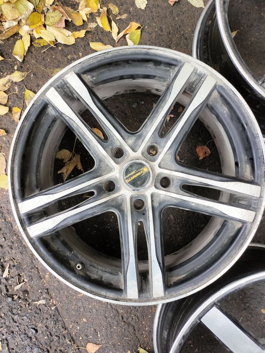 Продам диски 3 одинаковые 1 другой