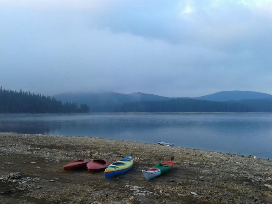 Каяци за туризъм и разходка.