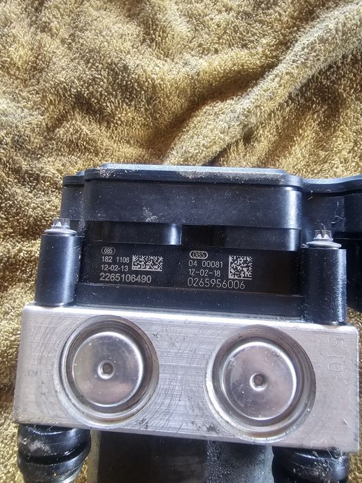 Pompa ABS / Unitate ABS Cod: A0094316412 0265956006 2265106513 0265242506 Mercedes-Benz A-Class W176 [2012 - 2015]