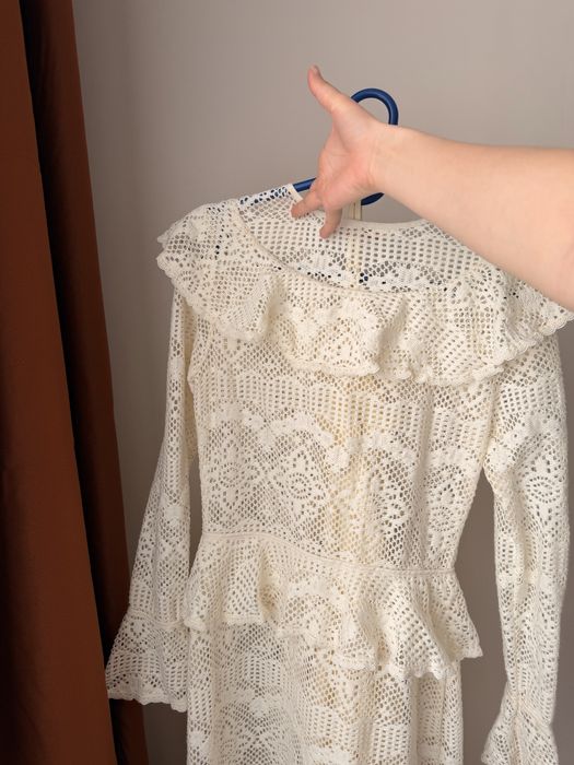 Платье LICHI выходило всего 1 раз состояние покупала за 50  как новое