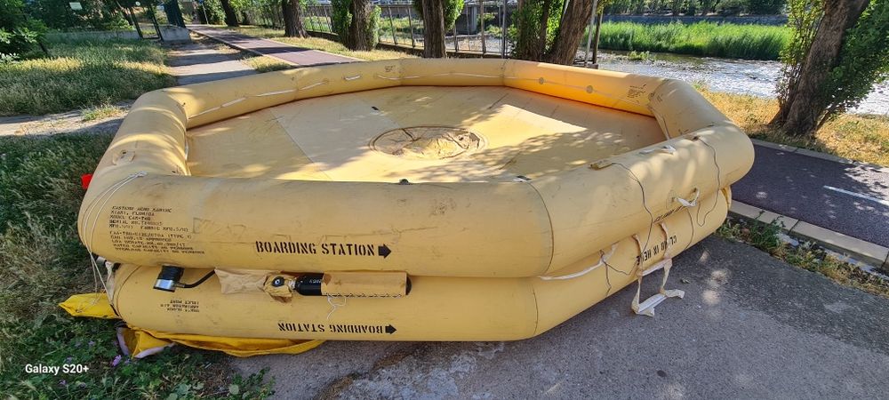 Авариен спасителен сал за 46 personen внос от САЩ