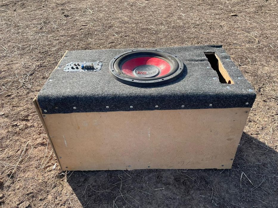 Продам саббуфер торг