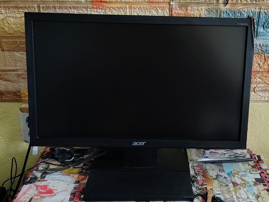 Монитор за настолен компютър