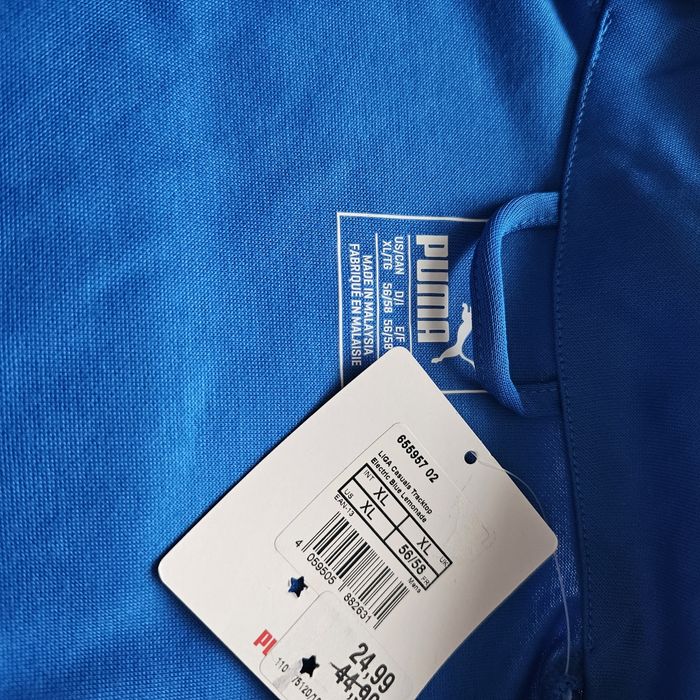 Продавам ново яке Puma,  цвят син, размер  XL