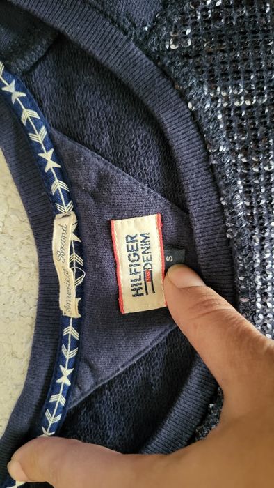 Bluza Tommy Hilfiger cu paiete