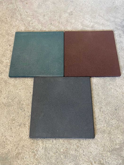 Каучукови плочи Каучукови настилки за детски площадки и фитнес зали