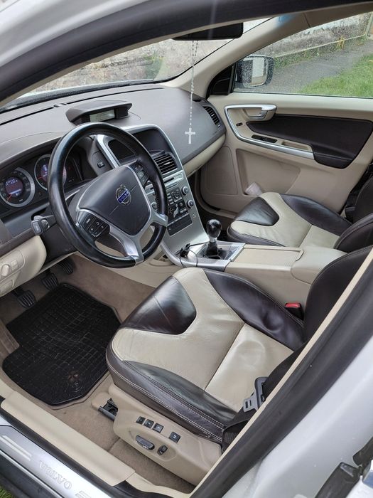 Vând Volvo xc60 an 2010 ,240000 km