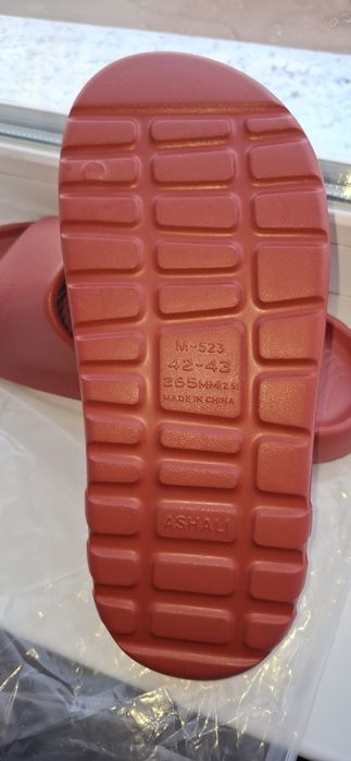 Продам шлёпки НОВЫЕ