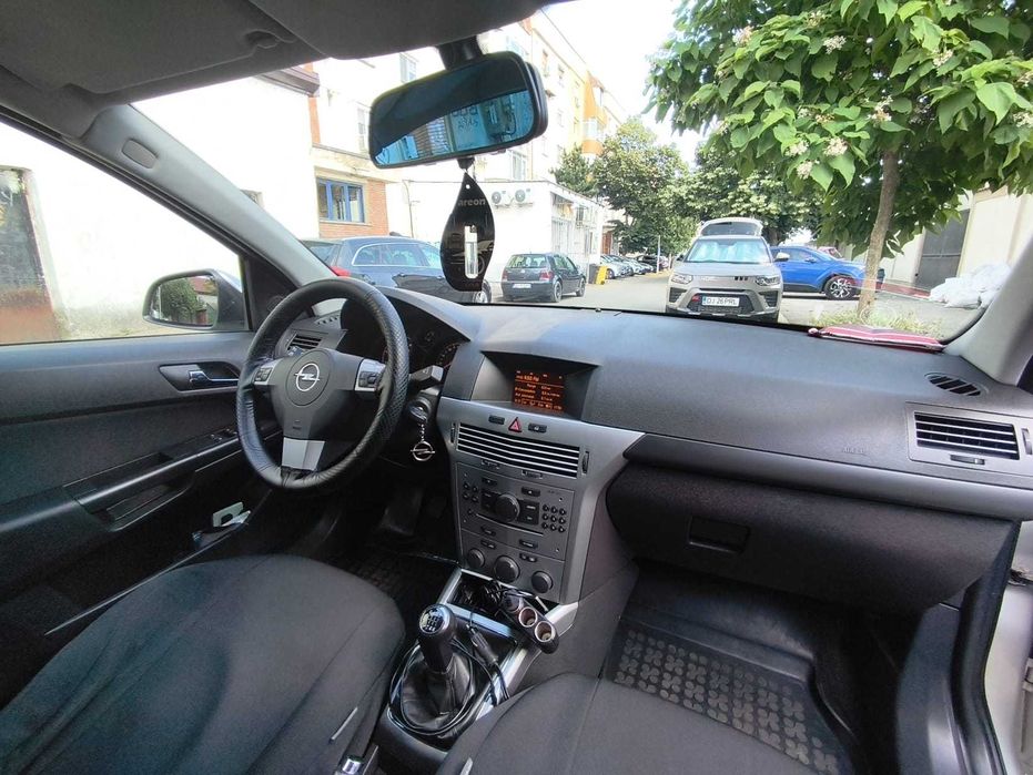 Autoturism Opel Astra H