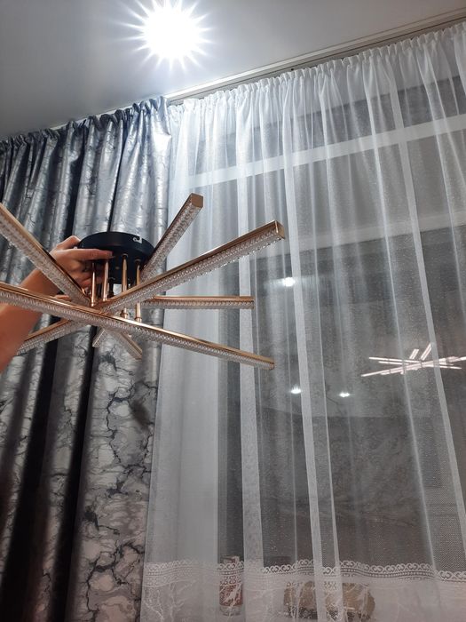 Продам очень красивую люстру