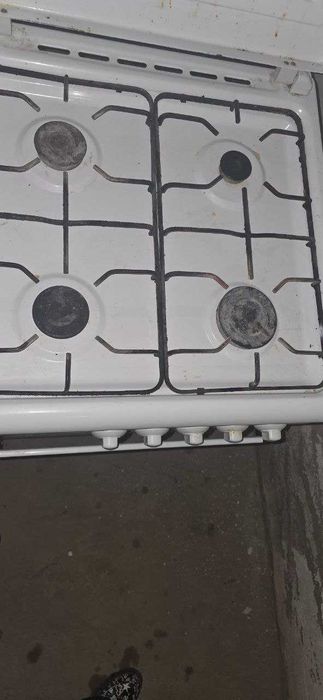 Продается Б/У Газовая плита Artel