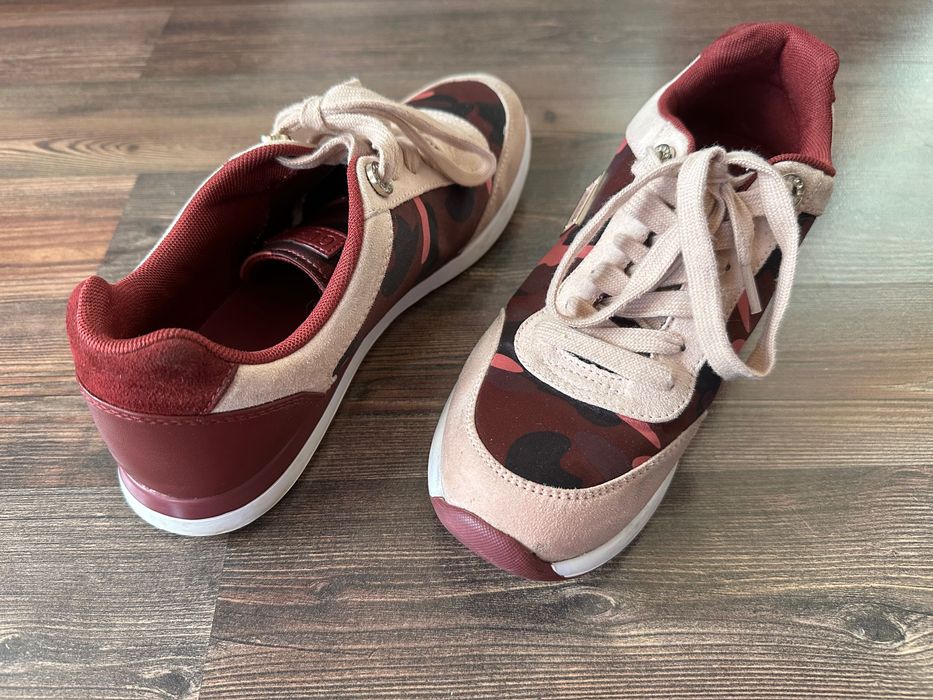 Дамски маратонки Guess