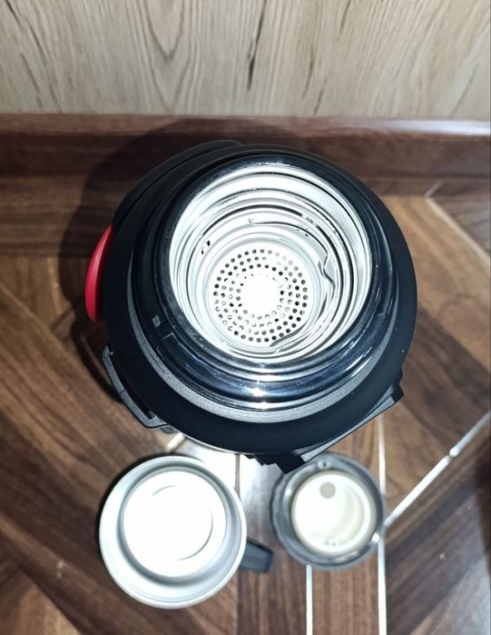 Термос объем 2.5 L