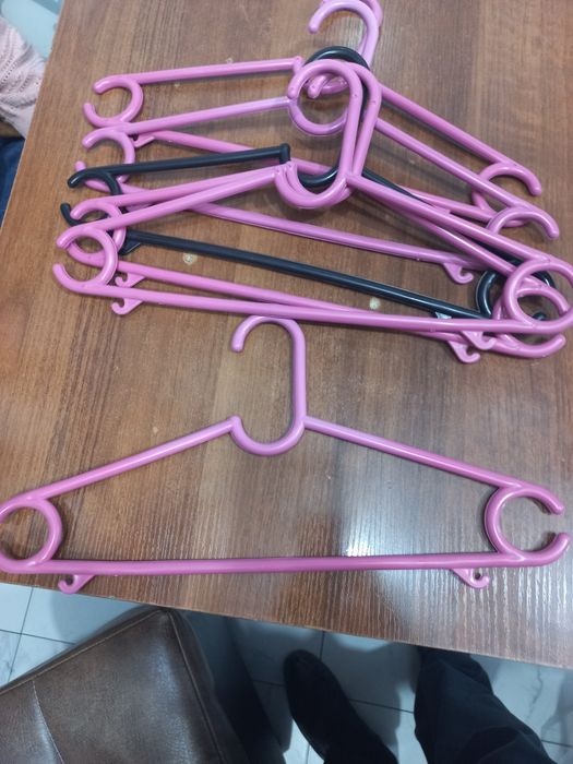 Продаются вешалки