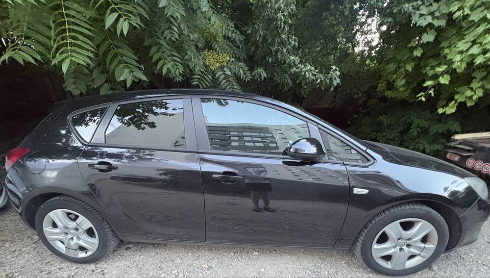 OPEL Astra 2011 — imagine 3