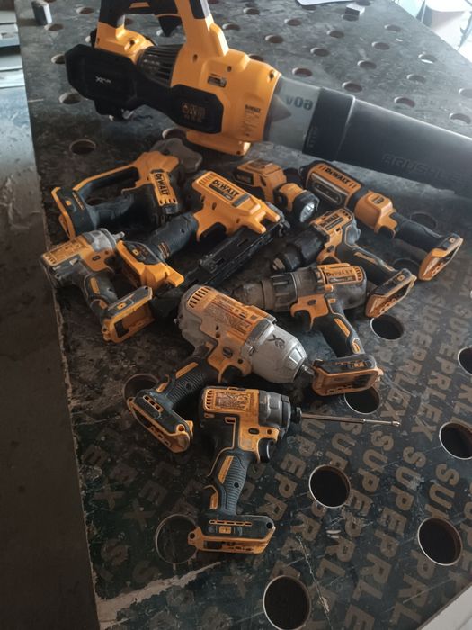 Инструмент девальт DeWalt