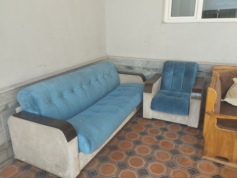 Divan kreslo ugalok xolati yaxshi
