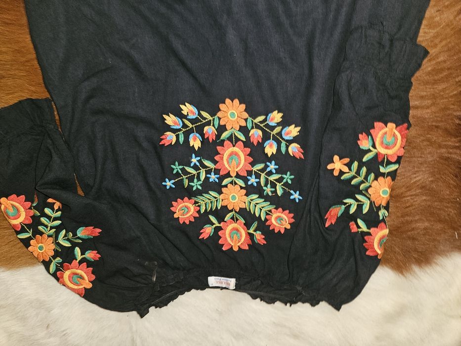 Vand bluza bbc neagra  tip ie cu broderie marime mare xl xxl cu buzuna